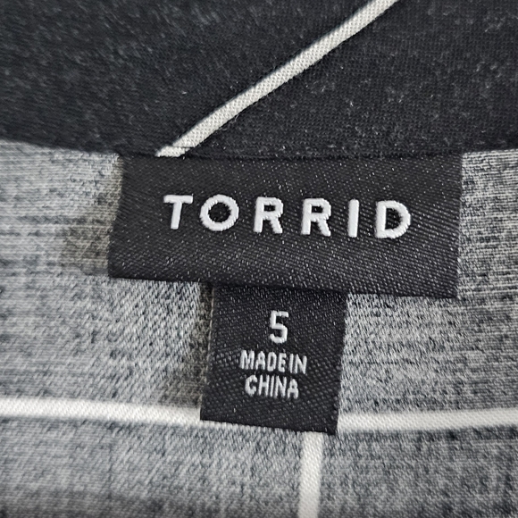 Torrid window pane print tiered shirt dress - Picture 4 of 5